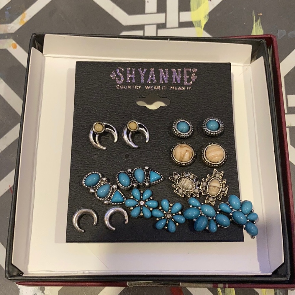 8 piece Western Earring set